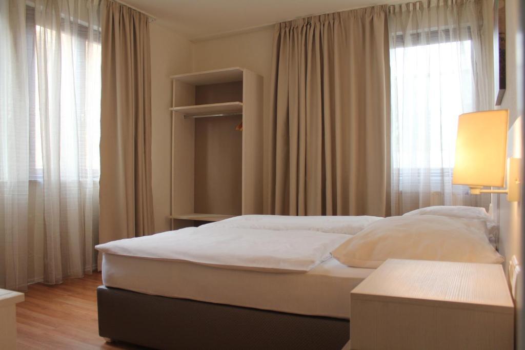 Hotel Centro Stuttgart Exterior photo