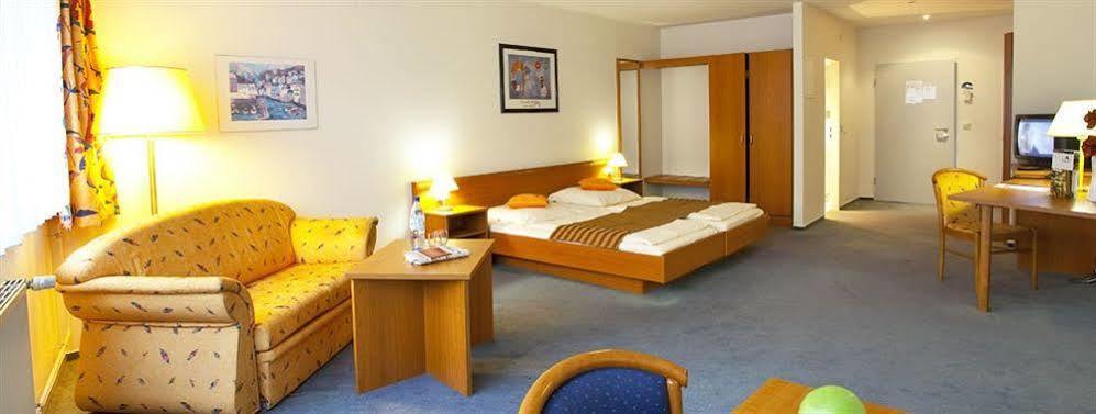 Hotel Centro Stuttgart Exterior photo